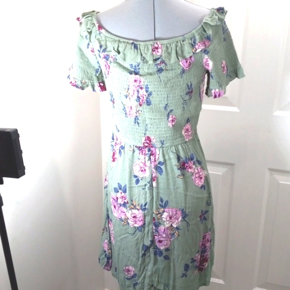 Xhilaration Sz Med, Green/pink/ burgandy  Floral Dress midi - Picture 5 of 7